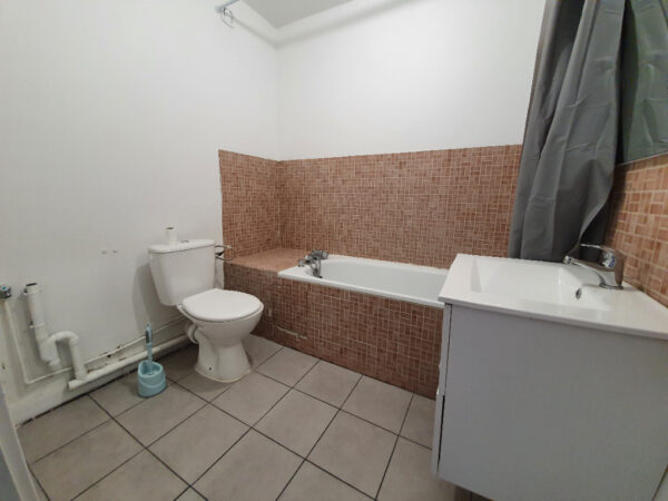 Location F1 Saint Denis 30.33 m2 MEUBLE avec balcon – Image 7